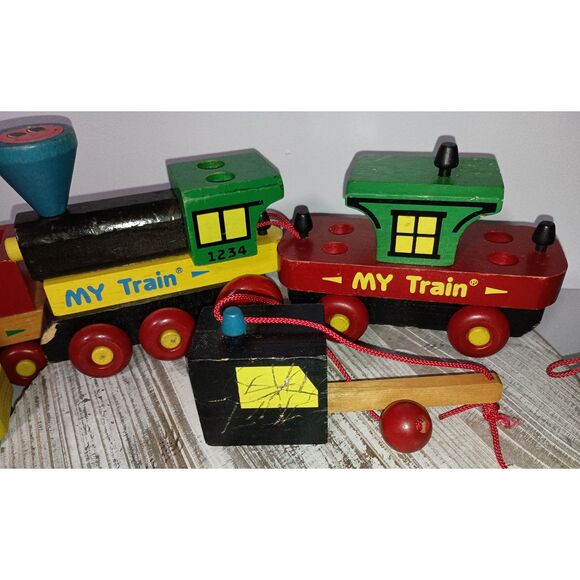 MONTGOMERY SCHOOLHOUSE INC.:  Vintage "My Train" Train Set (Train & Wagons) - Picture 3 of 8
